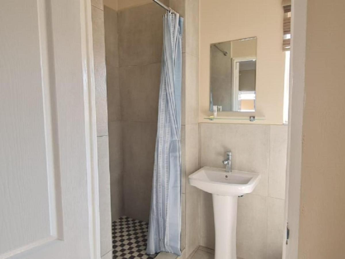 Benoni N12 Hotel ภายนอก รูปภาพ