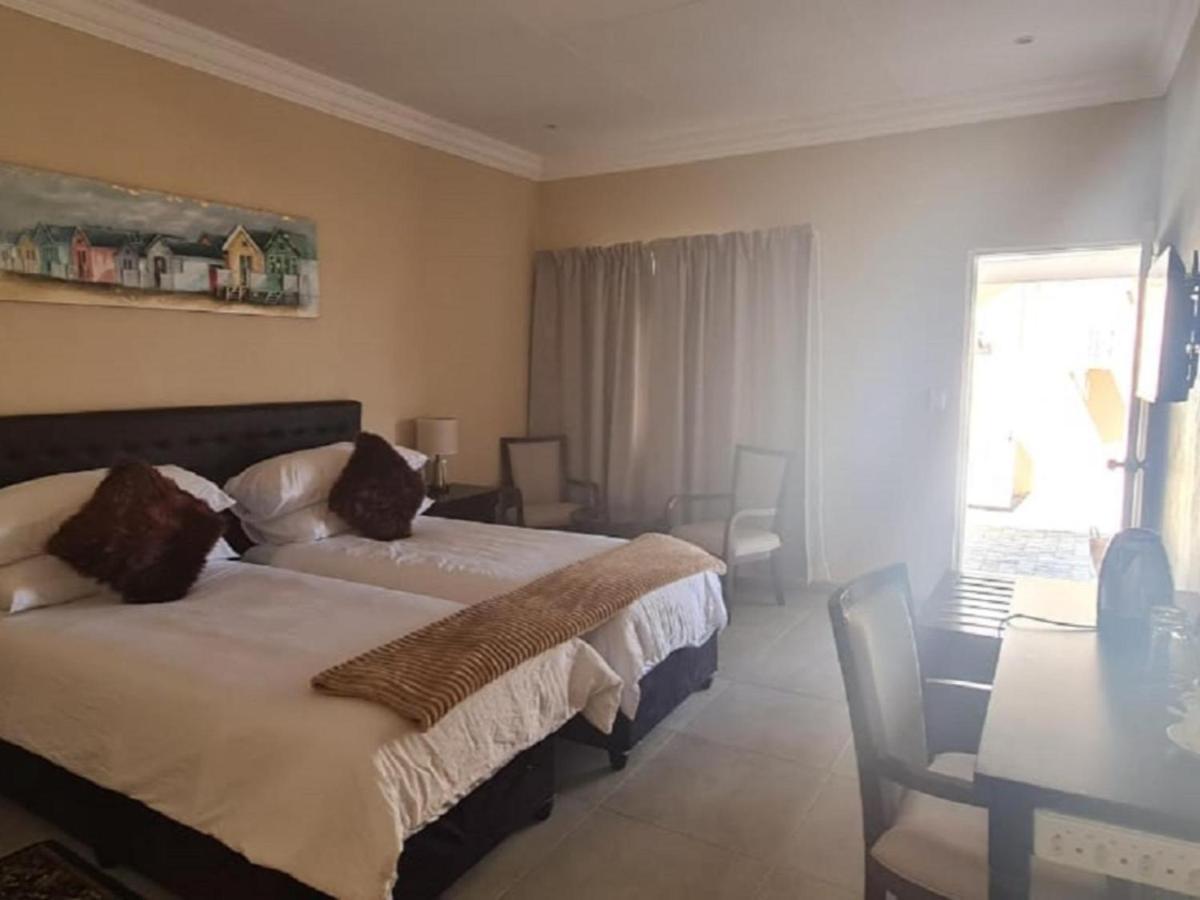 Benoni N12 Hotel ภายนอก รูปภาพ