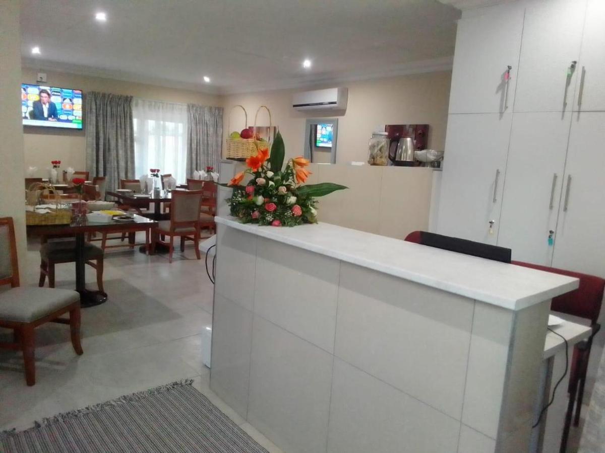Benoni N12 Hotel ภายนอก รูปภาพ