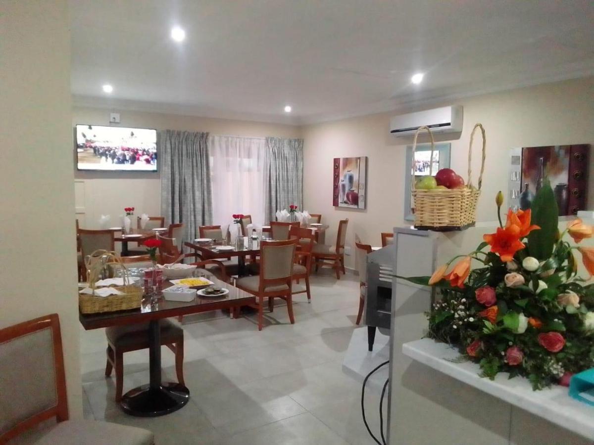 Benoni N12 Hotel ภายนอก รูปภาพ